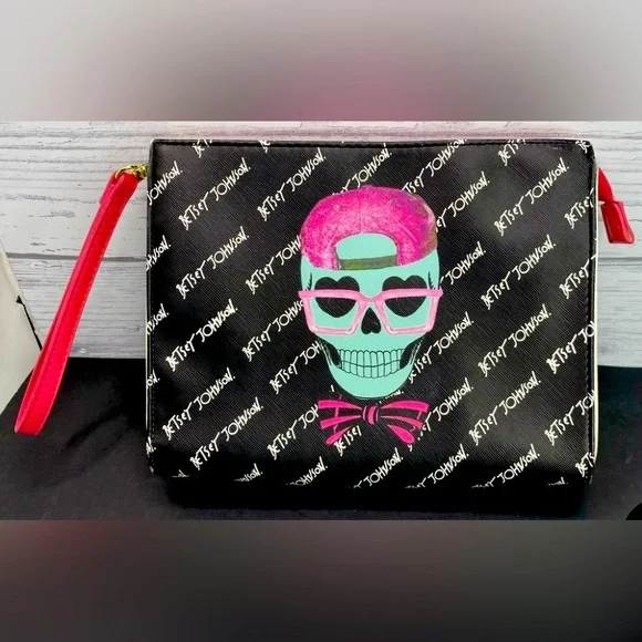 Betsey Johnson Pink&Mint Skull Clutch.NWOT - See Pics for Details- 2 Minor Flaws - Picture 1 of 13